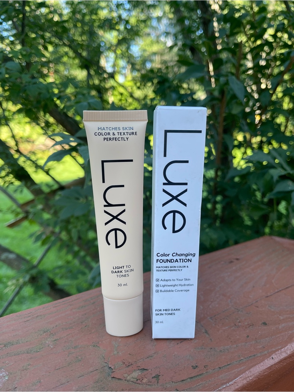 Luxe Color-Changing Foundation - Beige and White Packaging